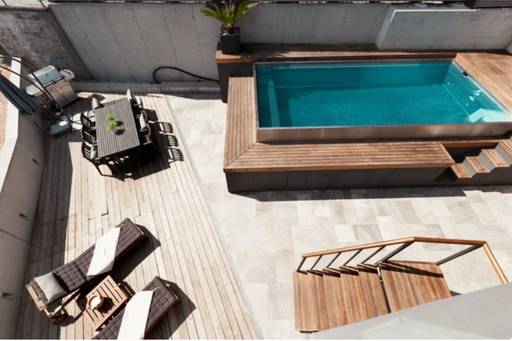 Piscine en bois hors sol